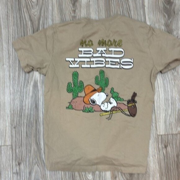 GAP Tan  Relaxed  Snoopy Graphic Tee size XS men - Picture 2 of 7